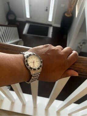 Nautis Admiralty Pro 200 Men's Watch with a Bracelet and Date Display